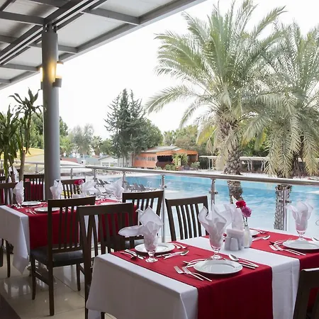 Hotel Club & Karaburun Okurcalar