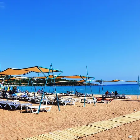 Hotel Club & Karaburun