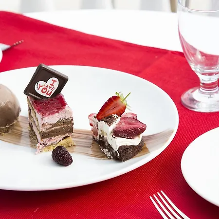Club & Karaburun Szálloda Okurcalar