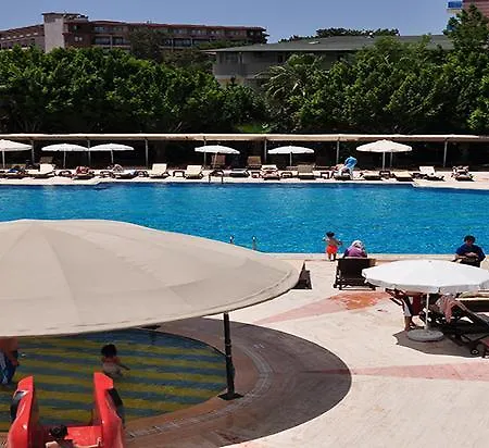 Club & Karaburun