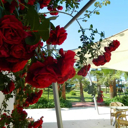 Otel Club & Karaburun