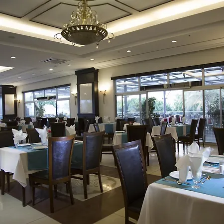 Club & Karaburun Отель