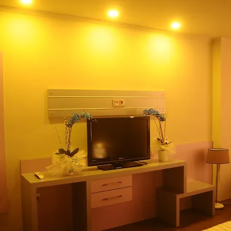 Club & Karaburun 5* Окурджалар