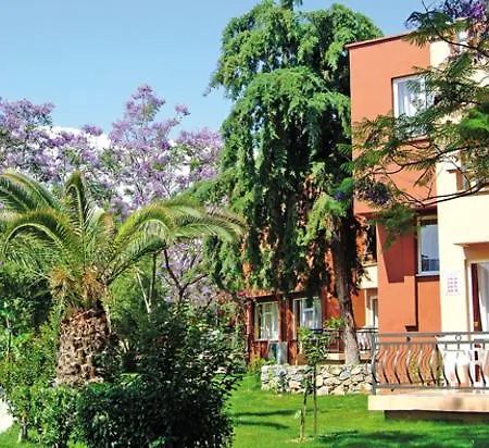 Club & Karaburun 5* Окурджалар